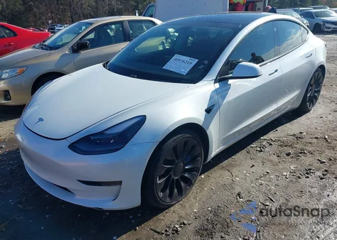 2021 Tesla Model 3 Performance Dual Motor All-Wheel Drive z USA, uszkodzony, nr VIN 5YJ3E1EC0MF925652